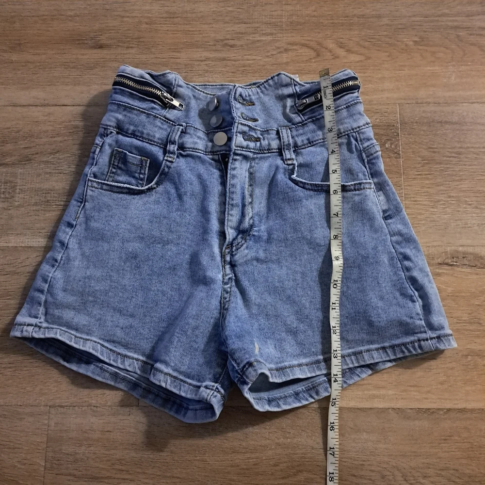 Sugar Blue Denim Jean Shorts Front Back Pockets Buttons Zipper Girl's Large